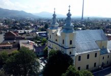 PIETONI, ATENȚIE | Circulație limitată pe trotuarul aferent bisericii „Sfânta Treime”